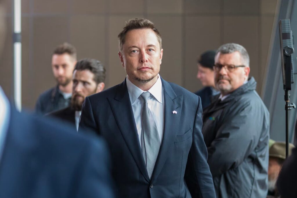 Após acusação de censura por Elon Musk, Austrália desiste de