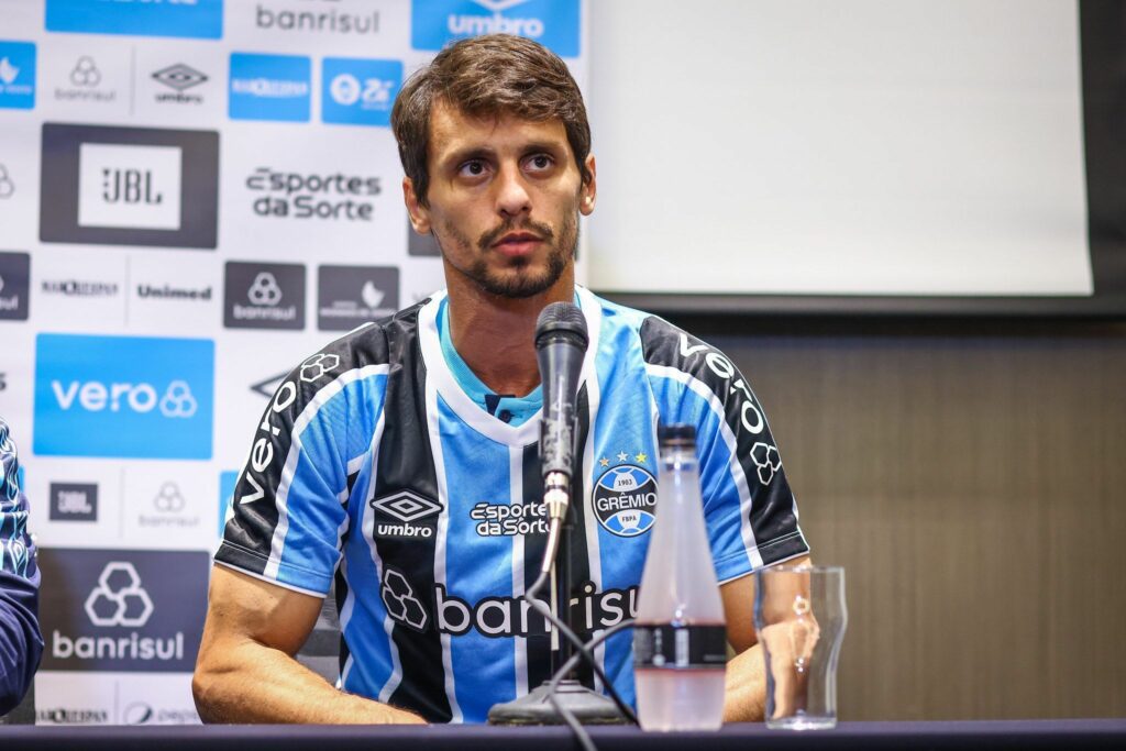 Apresentado pelo Grêmio, Rodrigo Caio manda recado à torcida