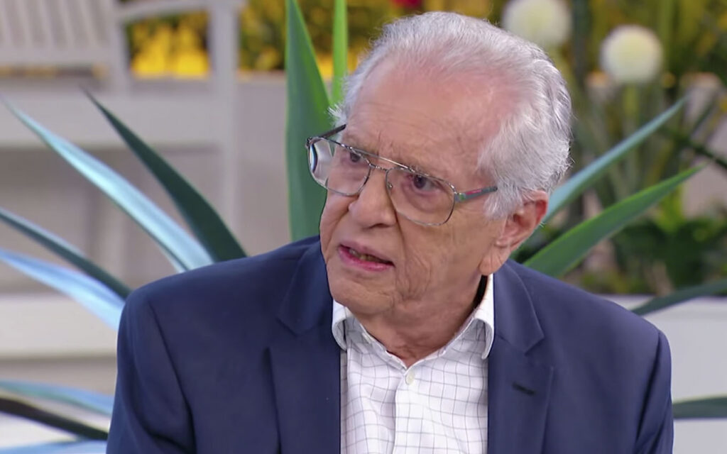 Carlos Alberto de Nóbrega lamenta a falta de Silvio Santos