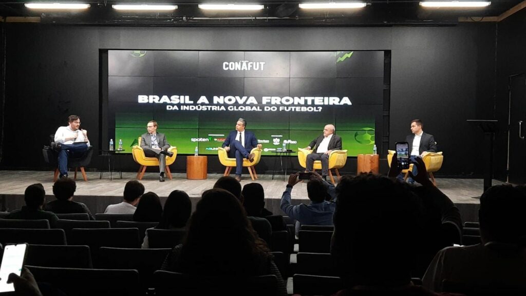 Conafut fecha com debate sobre engajamento do torcedor e indústria