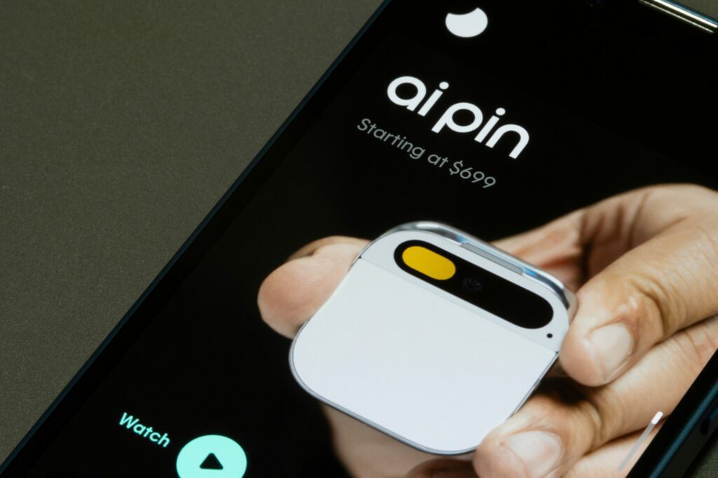 Considerado futuro dos smartphones, Ai Pin mostra sinais de fracasso;