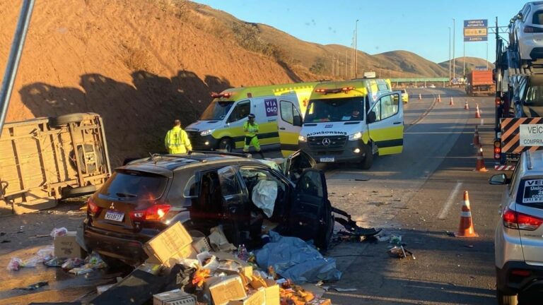 Criança e idoso morrem em um acidente entre carro e