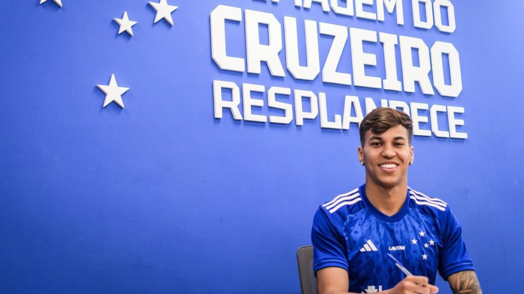 Cruzeiro anuncia contratação do atacante Kaio Jorge