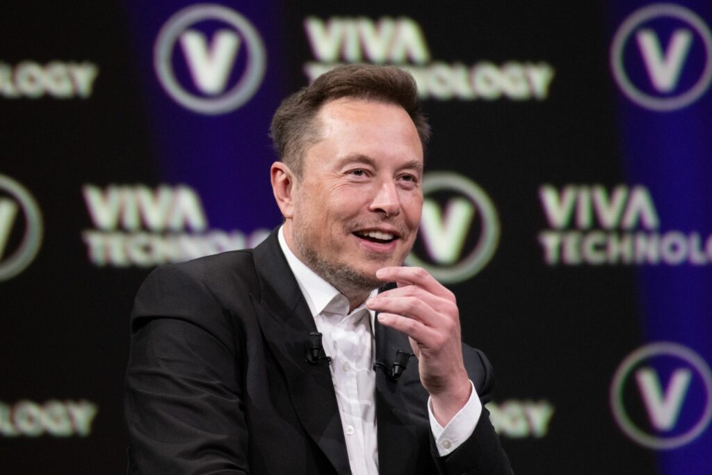 Elon Musk critica CEO da Boeing, concorrente da SpaceX