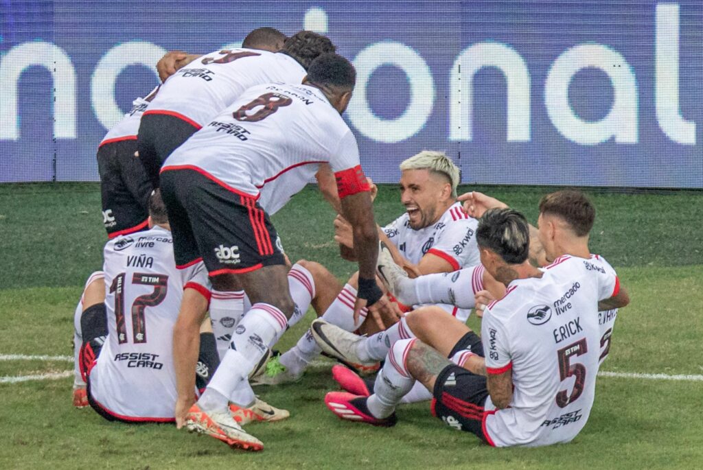 Flamengo aplica 6 a 1 em goleada histórica sobre o