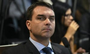 Flávio Bolsonaro defende devolução de MP que muda regras de