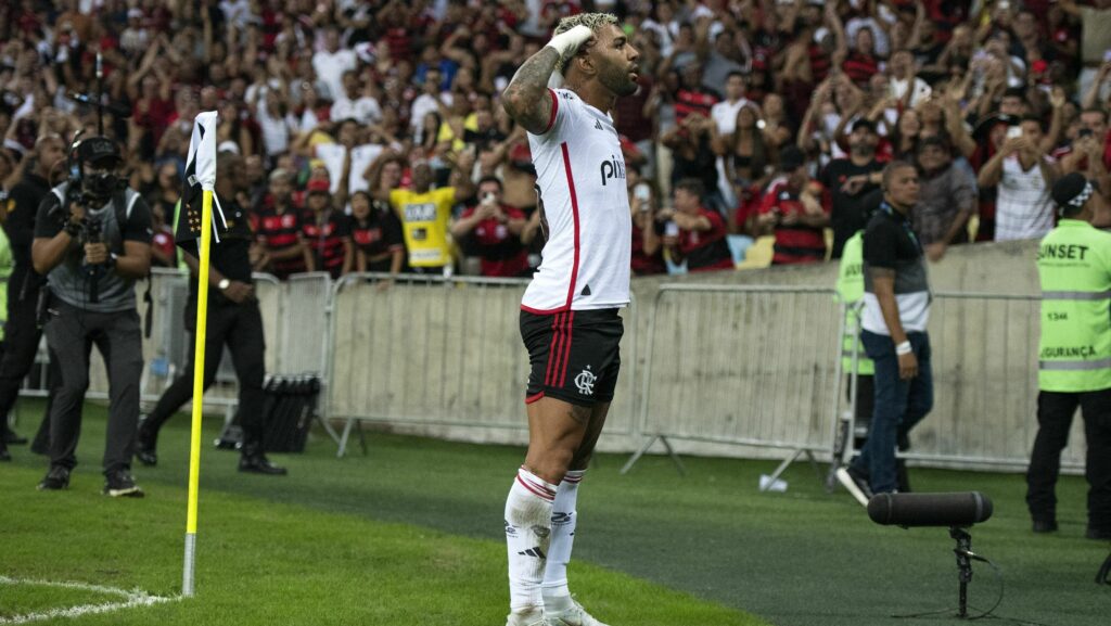 Gabigol é aplaudido após gol pelo Flamengo e manda recado: