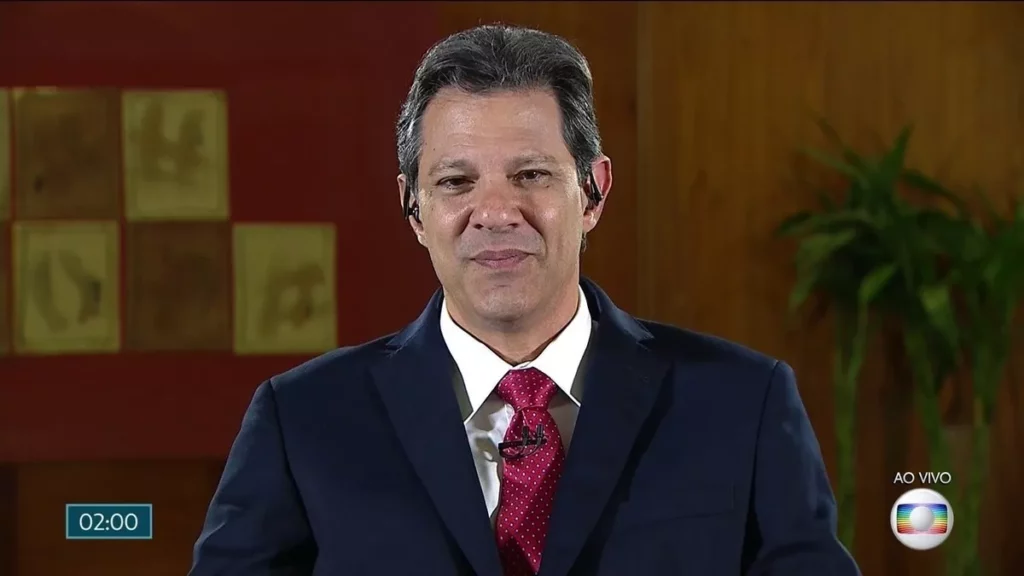 Globo defende proposta de Haddad que corta benefícios do INSS