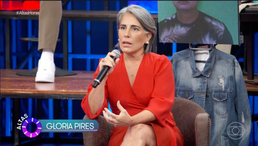 Gloria Pires é vista dando selinho em filha e é