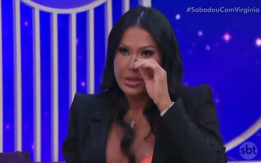 Gracyanne Barbosa chora no SBT ao falar da separação de