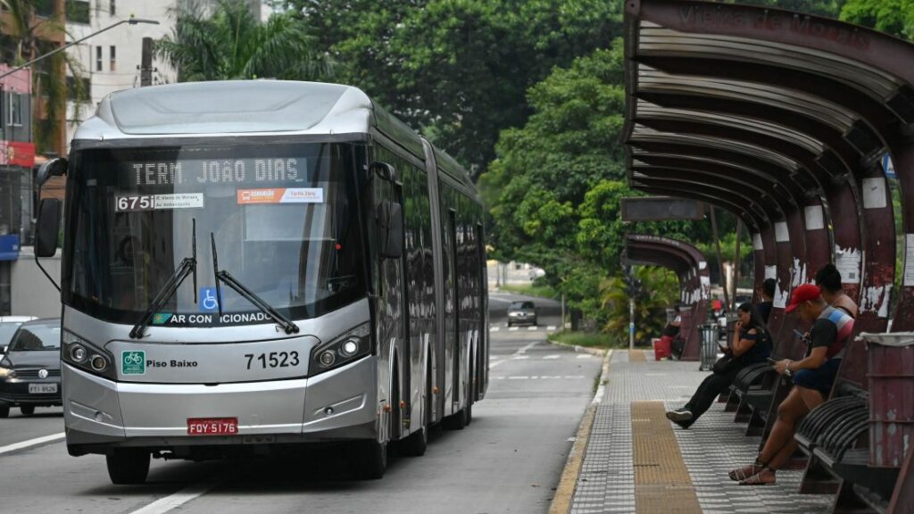 Greve de motoristas de ônibus em São Paulo: Prefeitura entra