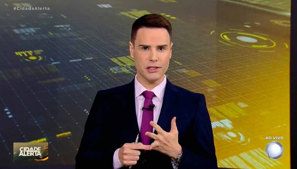 Luiz Bacci tem 5 televisores, ibope ao vivo e olhos