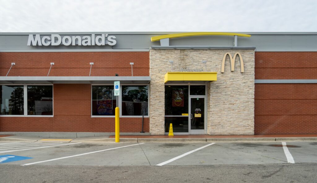 McDonald’s vai parar de testar IA nos pedidos drive-thru