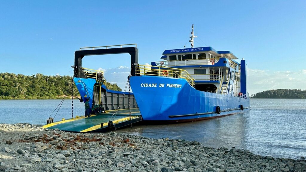 Novo ferryboat vai operar na travessia entre a Ponta da