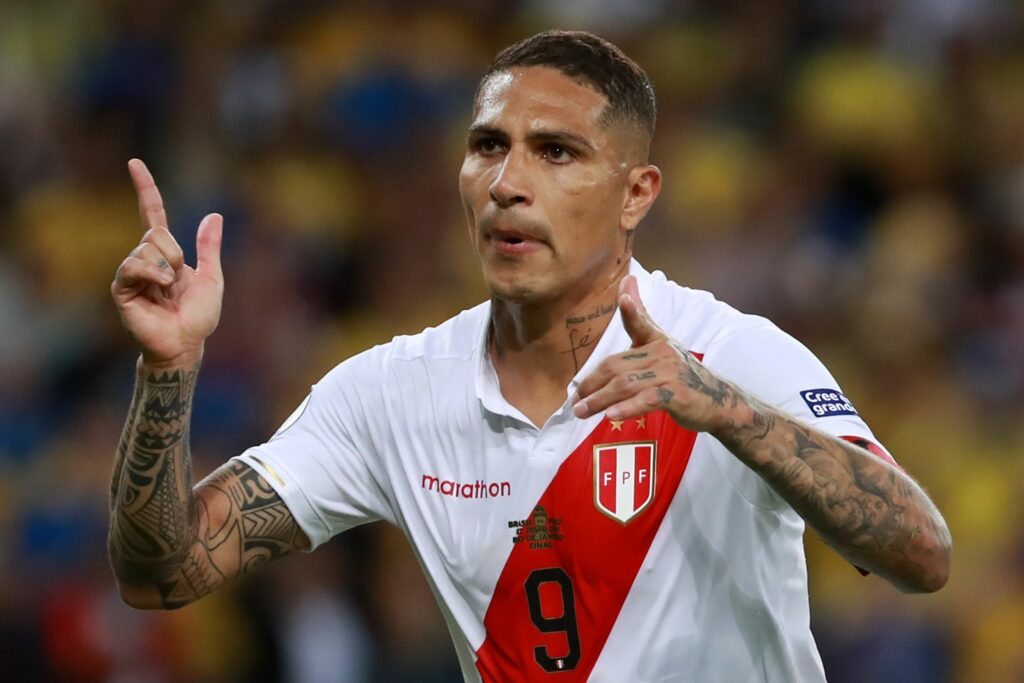 Organização criminosa roubou R$ 2,3 milhões de Paolo Guerrero, diz