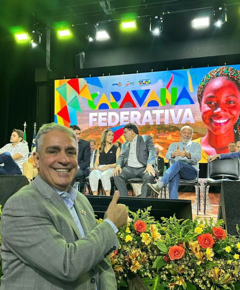 Padilha agradece a Ceciliano pela criação das Caravanas Federativas, que