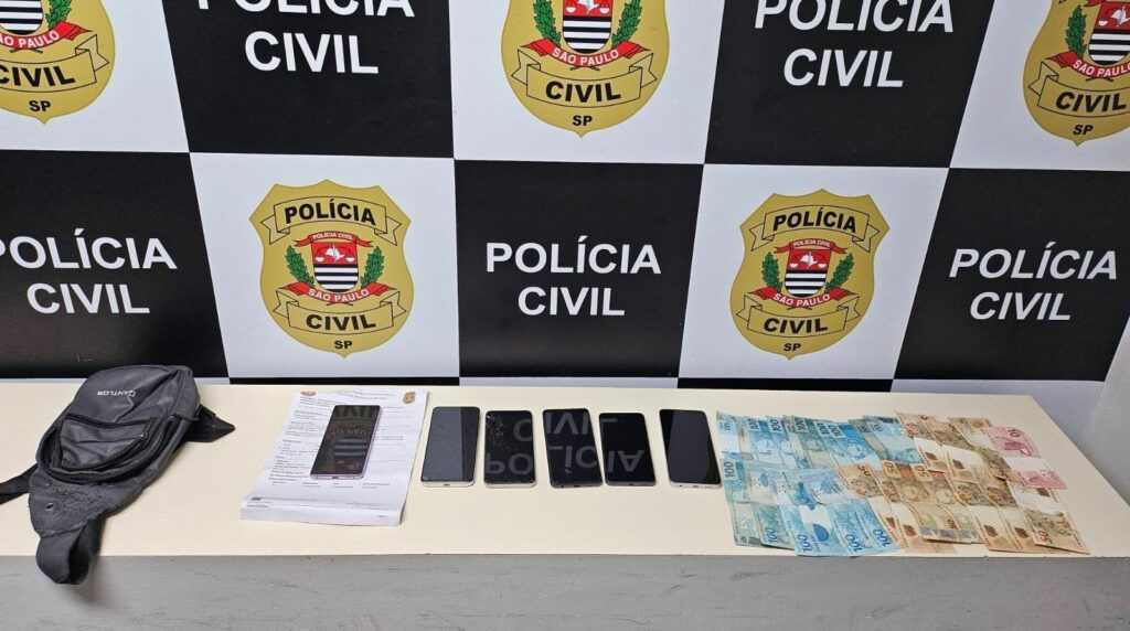 Polícia apreende 56 celulares em “feira do rolo“ no Brás,