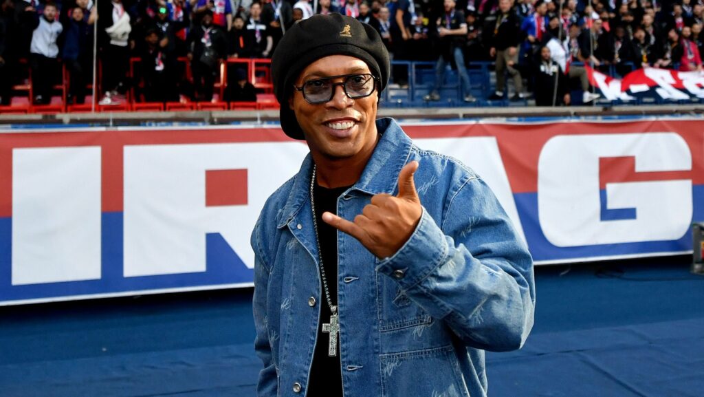 Ronaldinho Gaúcho volta a criticar a Seleção Brasileira nas redes