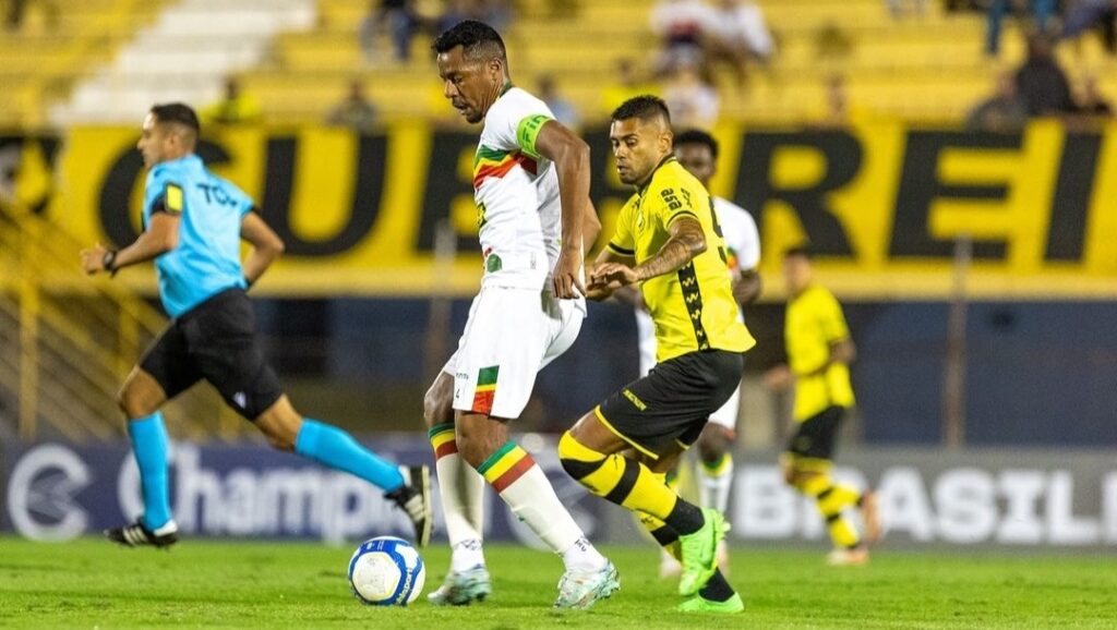 Sampaio Corrêa e São Bernardo empatam em jogo equilibrado pela