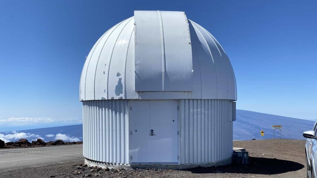 Telescópio em montanha vulcânica no Havaí é alvo de polêmica