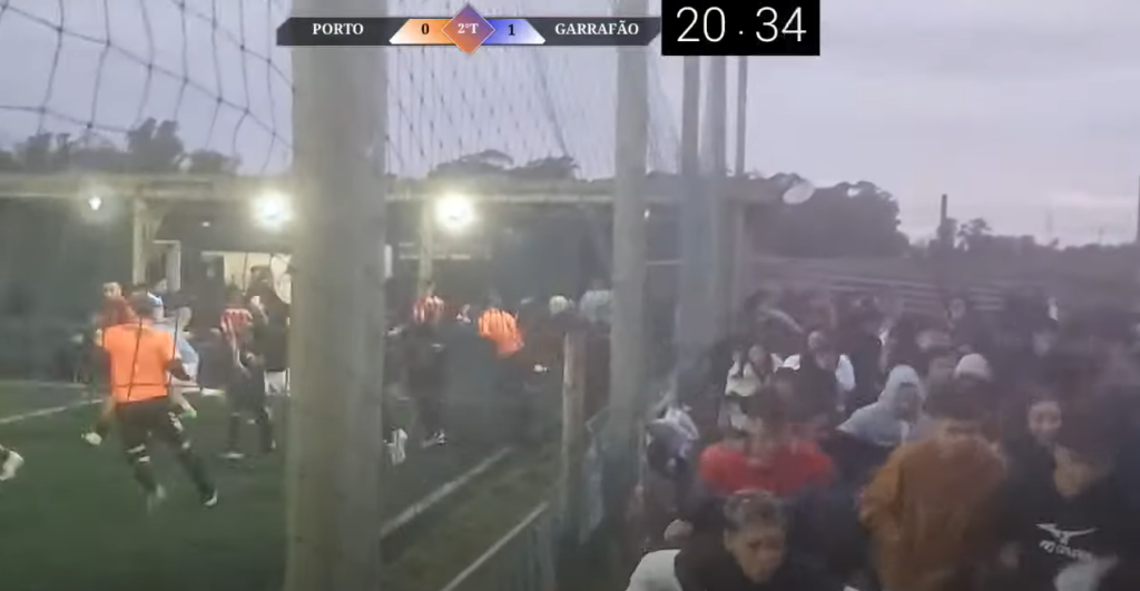 Três pessoas são baleadas em tiroteio durante jogo de futebol