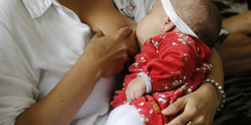 Amamentar mais de um ano reduz risco de câncer de