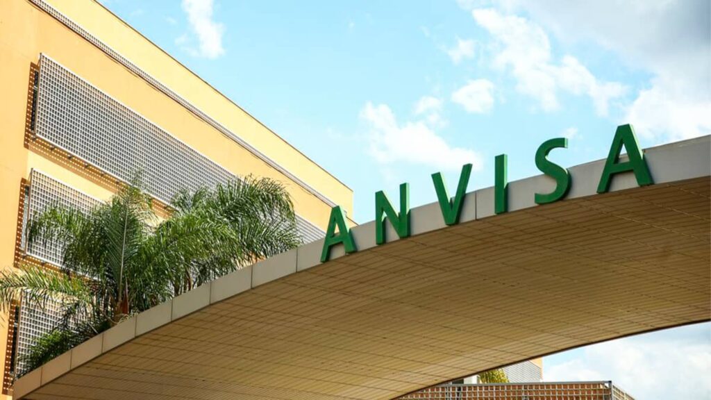 Anvisa pode suspender produtos usados em preenchimento após morte de