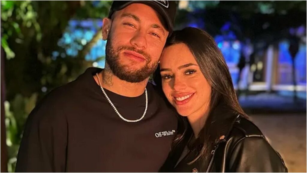 Após traição, Neymar presenteia Bruna Biancardi com anel de grife;