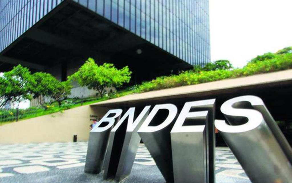 BNDES lança concurso público após 12 anos!