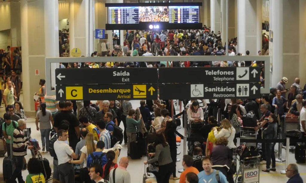 Brasil bate recorde histórico com turistas estrangeiros e movimenta bilhões!