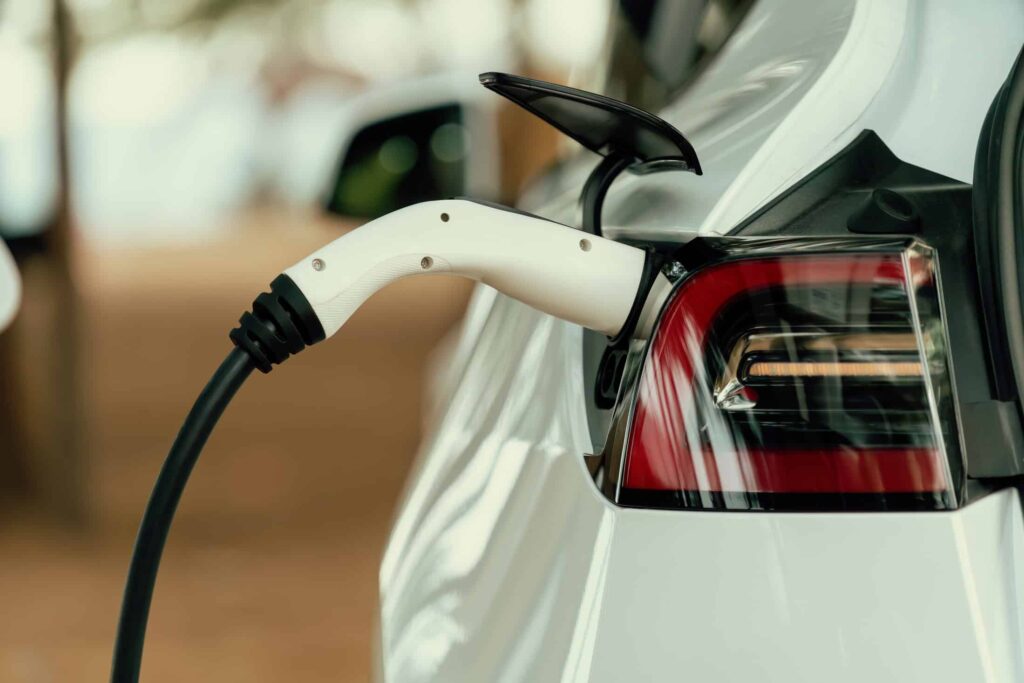 Carros elétricos usados são vendidos até 30% abaixo da Fipe