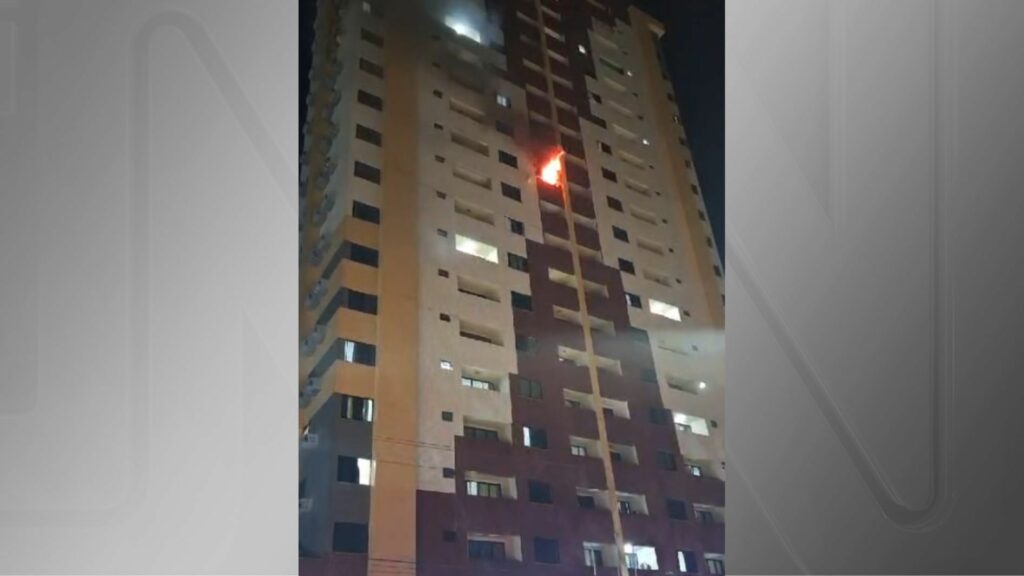 Casal de turistas morre após incêndio em hotel em Fortaleza