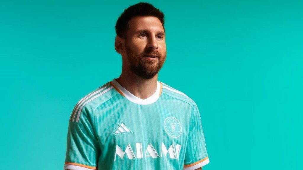 Com Messi, Inter Miami divulga nova camisa; veja imagens