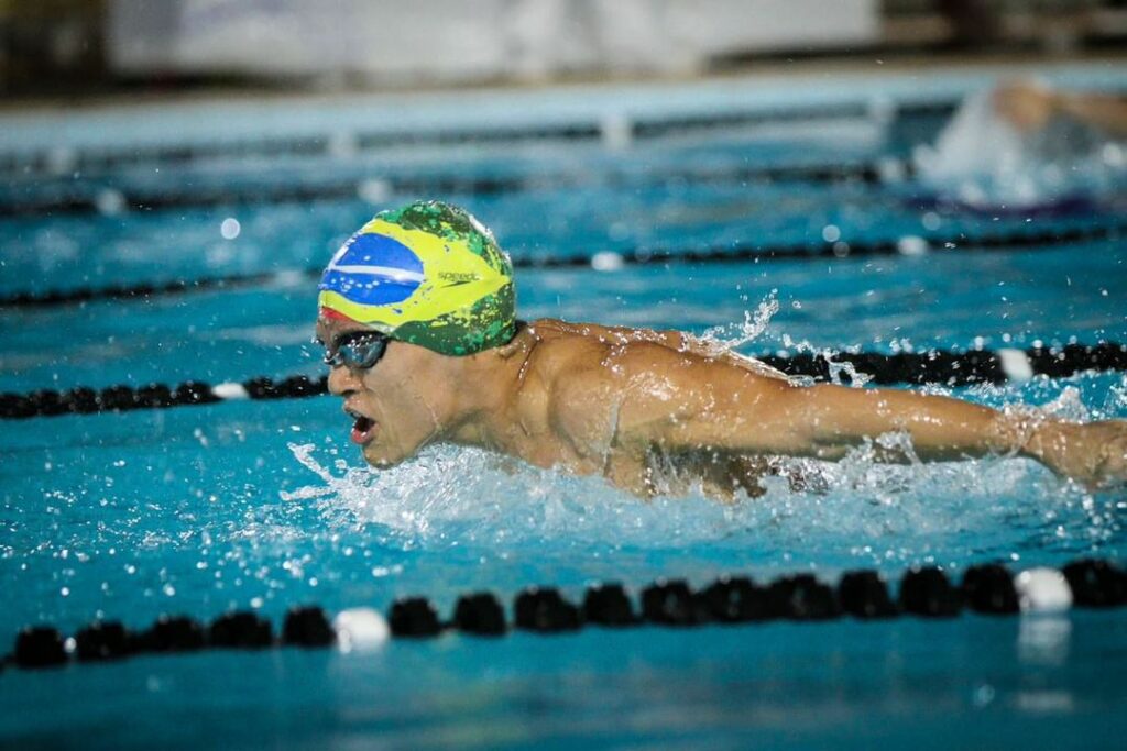 Davi Hermes conquista oito medalhas na Copa Brasil de Natação