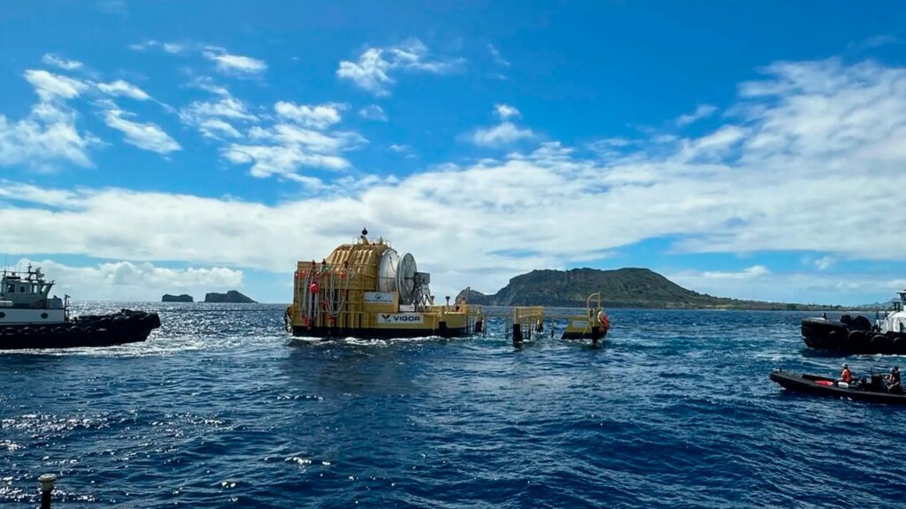 EUA testam bóia de quase 900 toneladas que transforma ondas