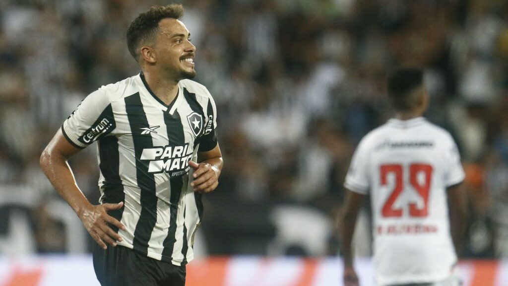 Eduardo passa por cirurgia e desfalca o Botafogo na sequência