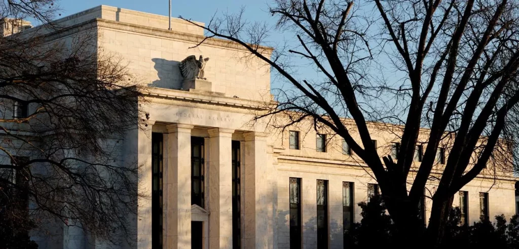 Federal Reserve sinaliza primeiro corte nas taxas de juros desde