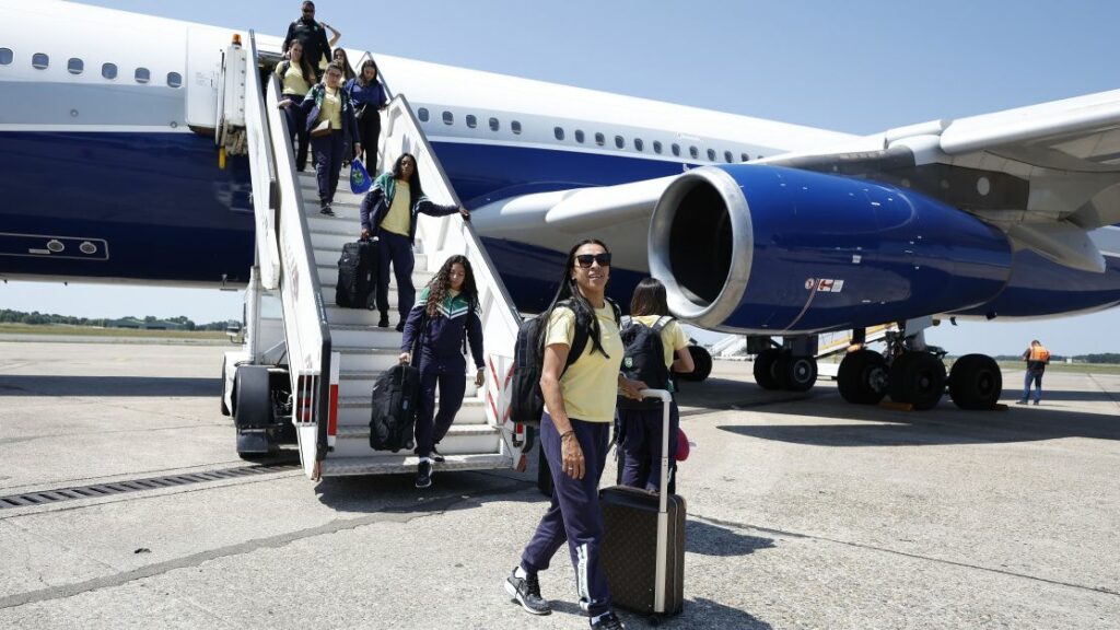 Futebol Feminino: Seleção Brasileira chega à França para os Jogos