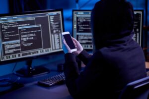 Hacker vaza dados de milhares de funcionários da Microsoft e