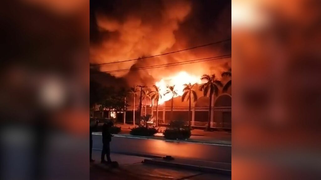 Incêndio atinge shopping center em Cuiabá