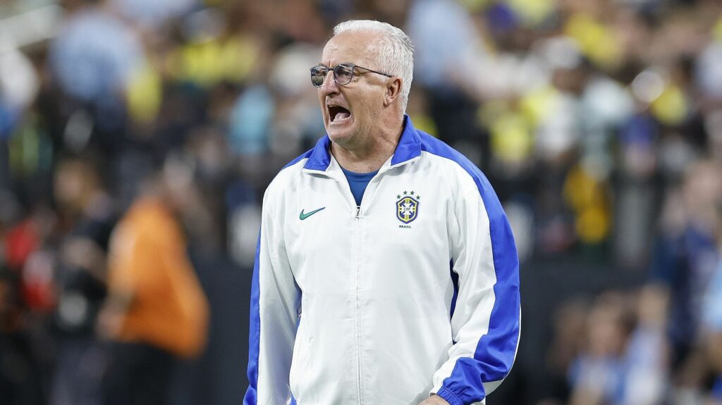 Invicto na Seleção, Dorival tem começo pior que de antecessores