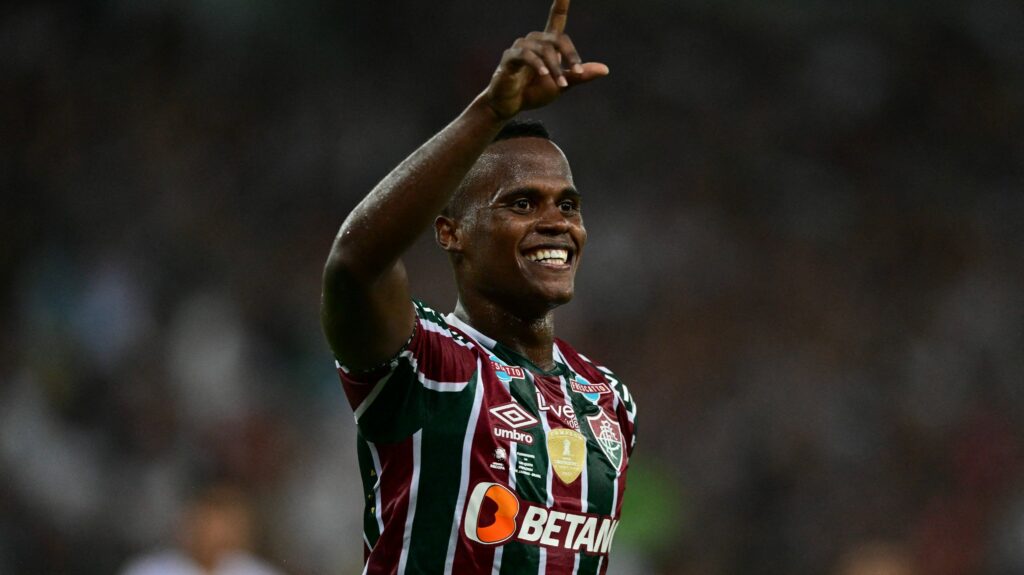 Jhon Arias volta ao Fluminense após Copa América; veja