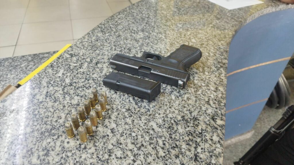 Pistola é encontrada por passageiro dentro de vagão de trem