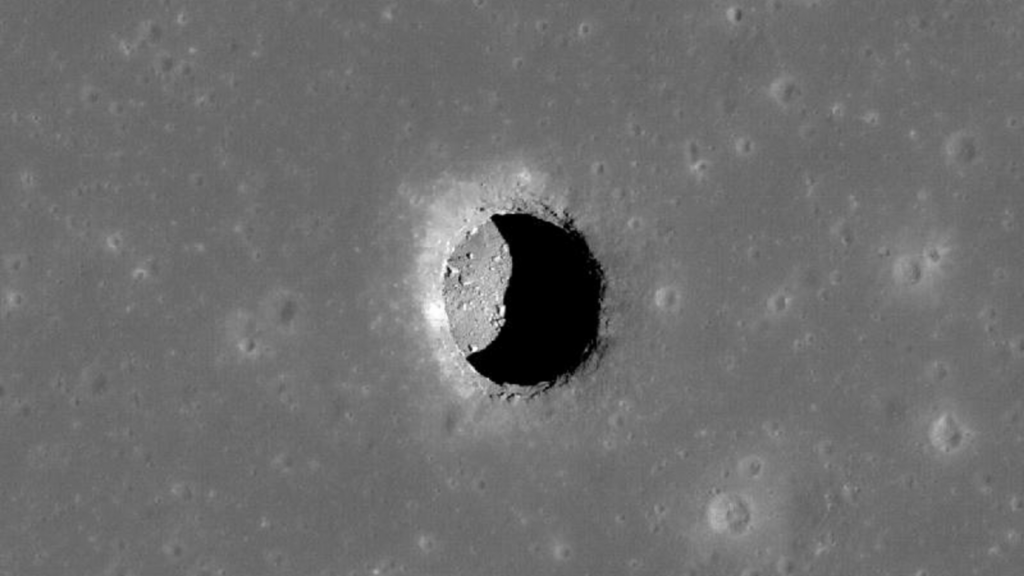 Primeira caverna lunar é descoberta pela NASA