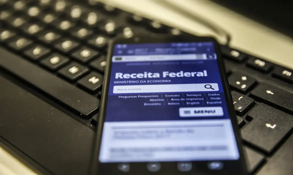 Receita Federal libera consulta a terceiro lote de restituição do