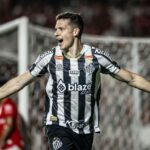 Santos recebe o pressionado Coritiba por vantagem na liderança da