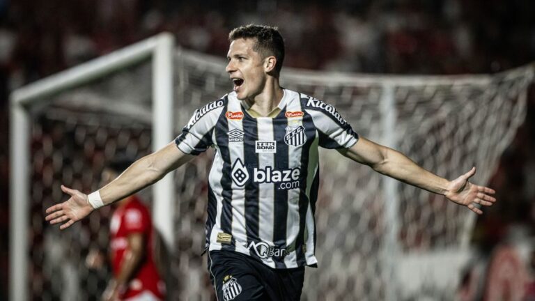 Santos recebe o pressionado Coritiba por vantagem na liderança da