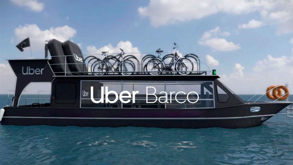 Uber coloca barco e tobogã em SP para comemorar 10