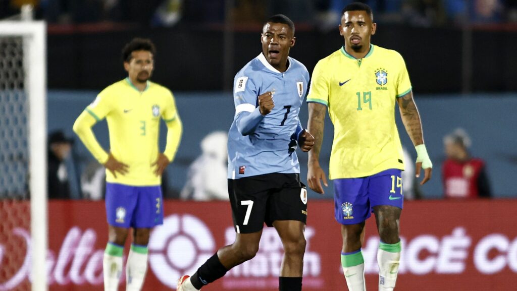 Uruguai esquenta jogo contra Brasil com vídeo de gols marcantes