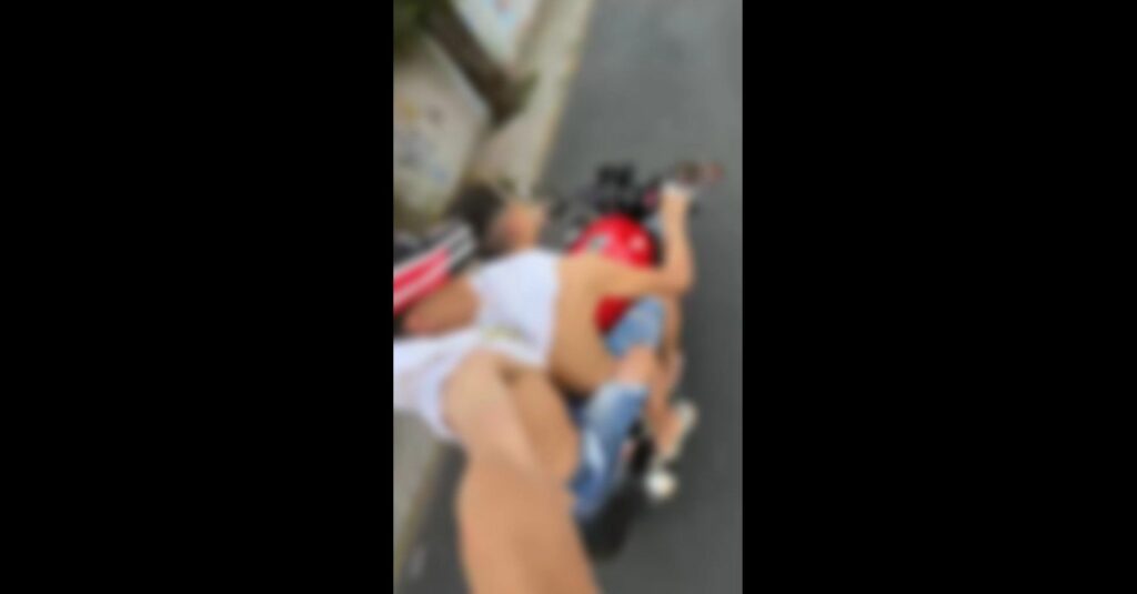 Vídeo: Homem de 31 anos morre após bater em moto